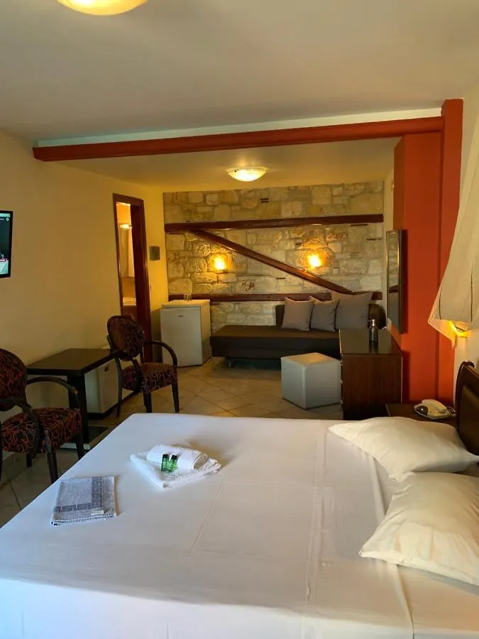 Hotel Giannis & Foteini Afytos