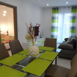 laura-deluxe-apartment.hotels-of-thessaloniki.com/